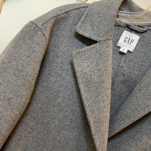 GAP Tall small Grey coat 50%wool, 50%polyester, in excellent condition. - Picture 5 of 8